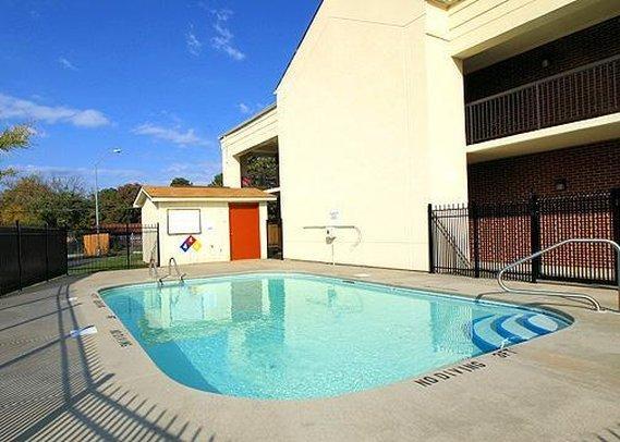Quality Inn Henderson I-85 Exteriör bild